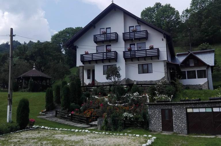 Casa De Pe Deal Bran Home Facebook